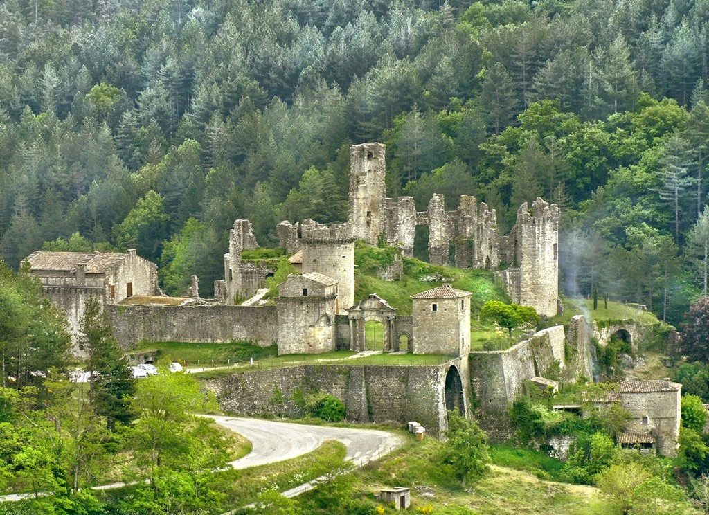 Chateau de Baloigne, Rhone-Alpes, France | Astonishing Holiday Rentals Around The World 