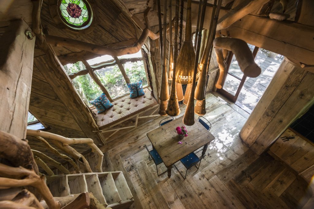 Top 10 Glampsites For Two | Glamping à Deux- the UK’s Most Romantic Spots from the Experts at www.coolcamping.co.uk | Blackberry Wood Treehouse, East Sussex