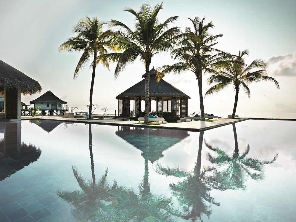 Top 12 Most Beautiful Overwater Bungalows | Ocean Suite at Jumeirah Vittaveli – Maldives
